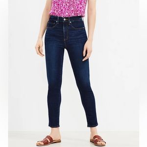 EUC LOFT Skinny Curvy Jeans Size 4